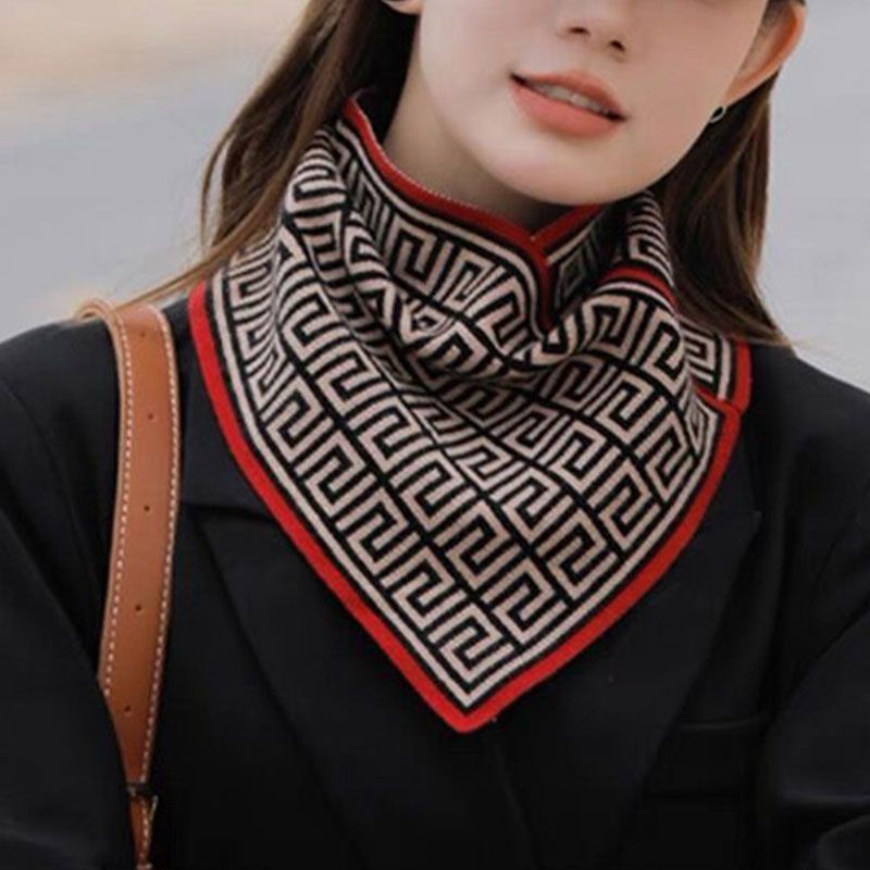 🍂Nice Gift for Her!Only need ￡6.99 this week!!!🎁Delicate Triangle Neck Scarf-11